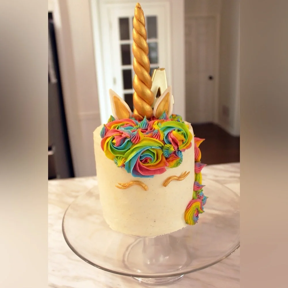 Unicorn cake topper
